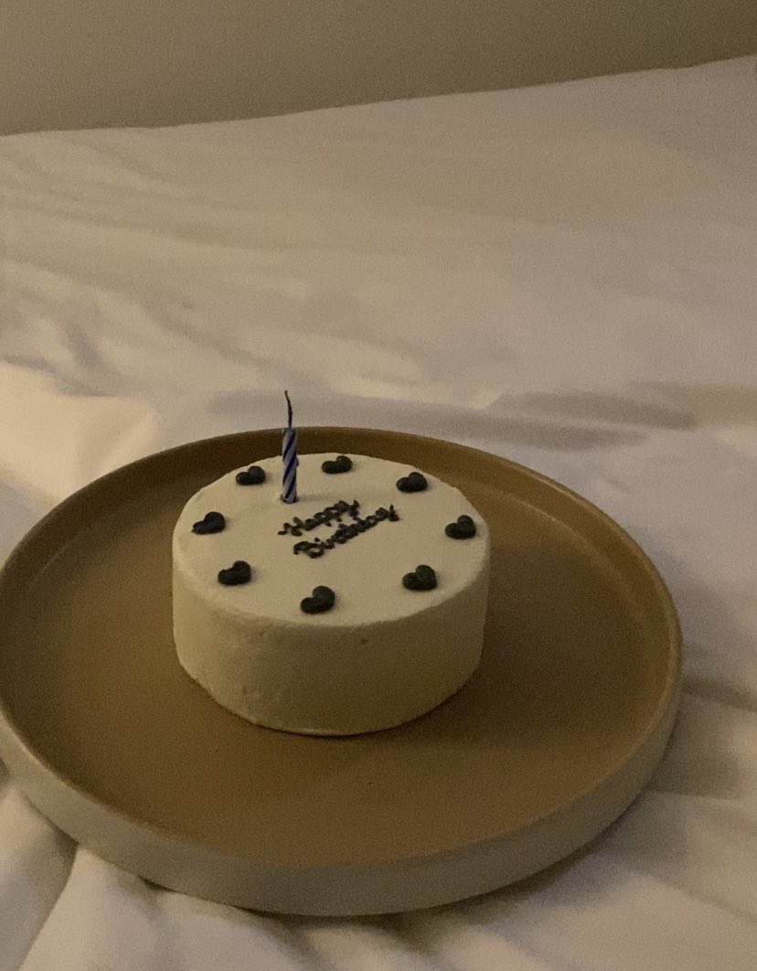 osachu0123's tweet photo. 愛する人happy birthday🎂 https://t.co/sVUnfx6FKN