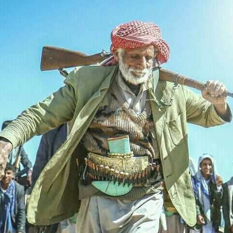 هيبة
 وشموخ
 وعنفوان 
القبيلة #اليمنية لا نظير لها.

#الإمارات_غير_آمنة
#اليمن_يؤدب_الإمارات_والسعودية