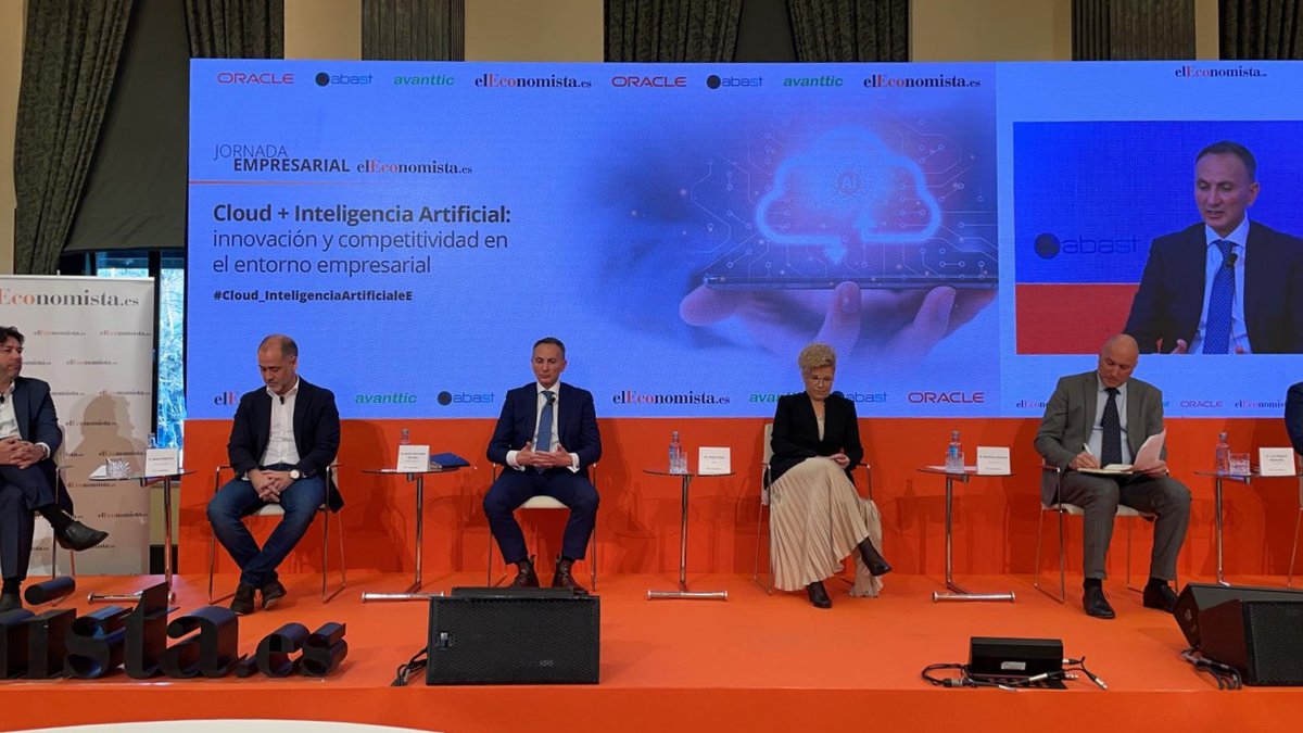 AbastGrup's tweet photo. Siguiendo la jornada sobre #Cloud Empresarial e #InteligenciaArtificial organizada por @elEconomistaes y @oracle_es en el que participa Irene Plaza, Directora General de #ABAST https://t.co/CBgOOR82PK