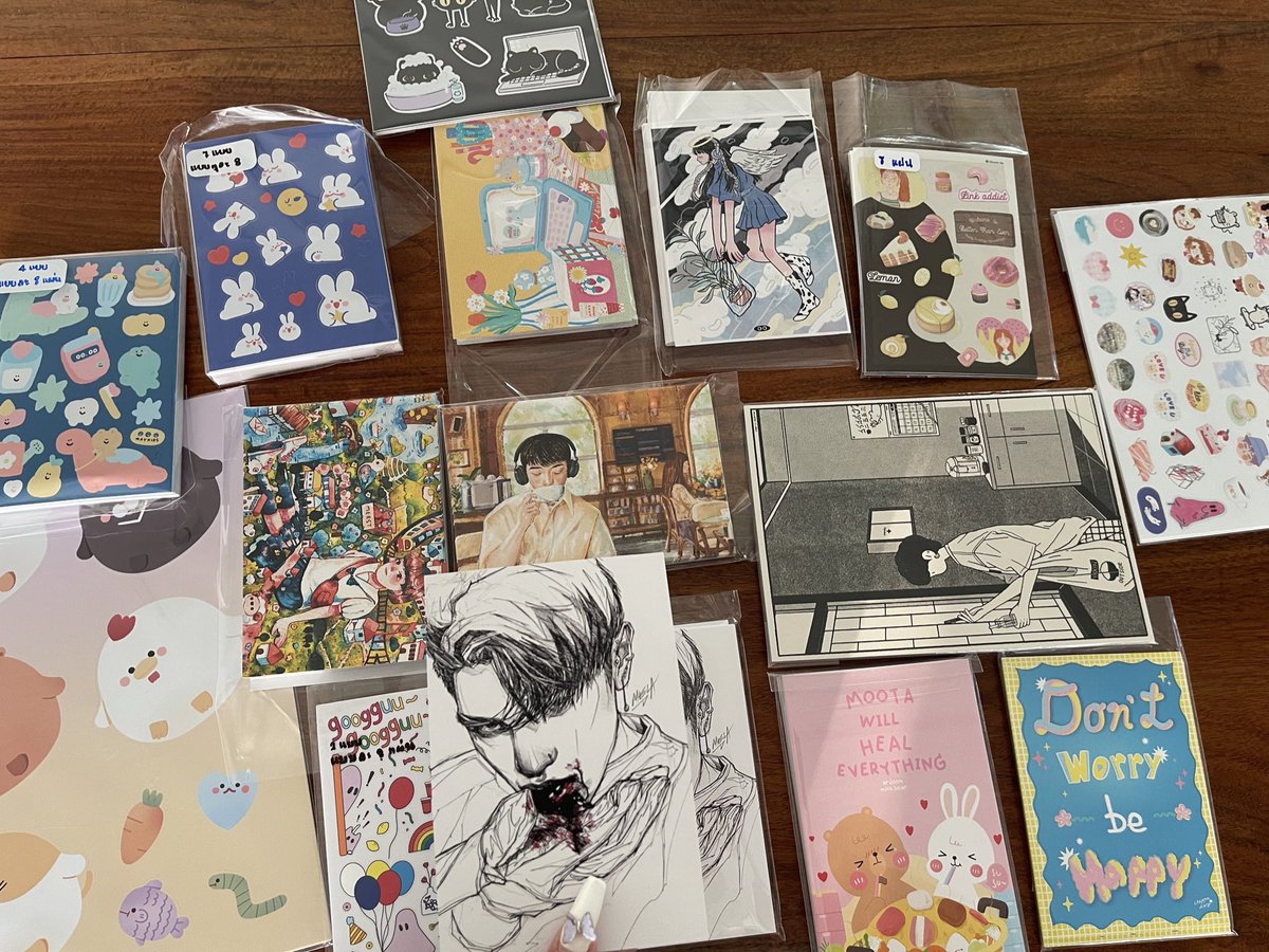 ทั้งสติ้กเกอร์และโปสการ์ดกำลังเตรียมส่ง สวยมากๆๆๆๆๆๆๆๆค่ะ คุ้มค่าการรอคอย มีเหลือสำหรับพร้อมส่งใครอยากได้รอสั่งได้เลยนะคะ  🤍✨  #TAFxCovid19Donation