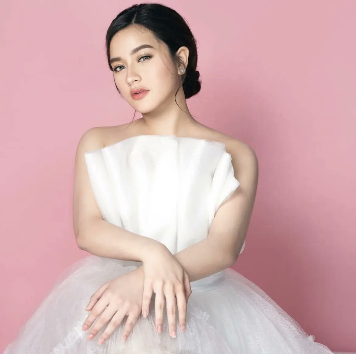 Sparkle_GMA's tweet photo. Can we all just take a minute to appreciate this beauty? 💖

Continue watching #JillianWard in the GMA Afternoon Prime series #PrimaDonnasSeason2! https://t.co/9KRAkQkXLw