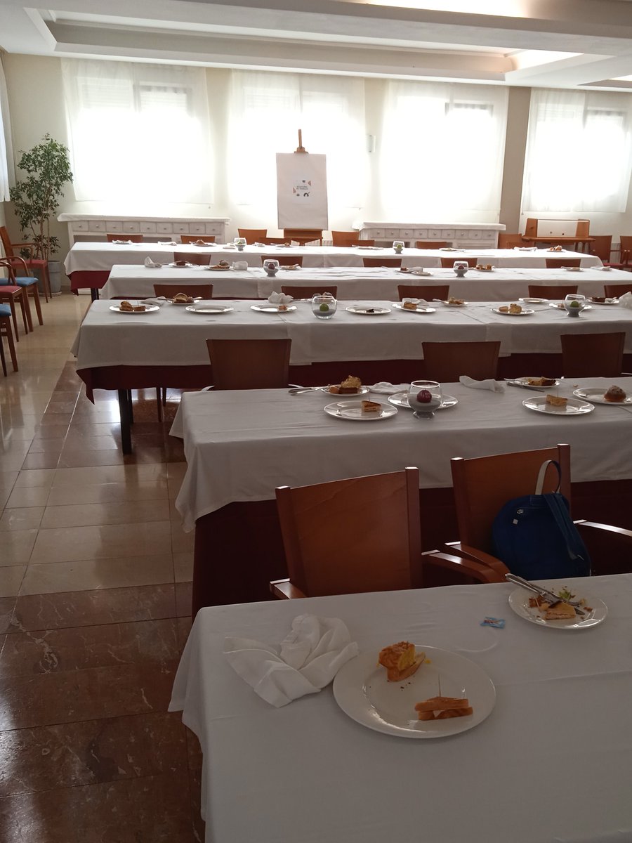 Y con esto, damos por finalizado el desayuno de trabajo. Esperamos que hayáis disfrutado tanto, como nosotros organizándolo 😊😊😊
Ahora toca lo más duro, recoger 🥴🥴🥴