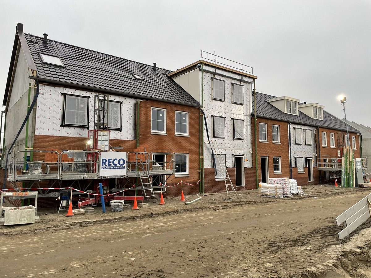 MarioBoesveld's tweet photo. Zevenhuizen thunnissen bv fase 7
Hier verzorgen wij het metsel-isolatie en steigerwerk https://t.co/rZq1pajsnN