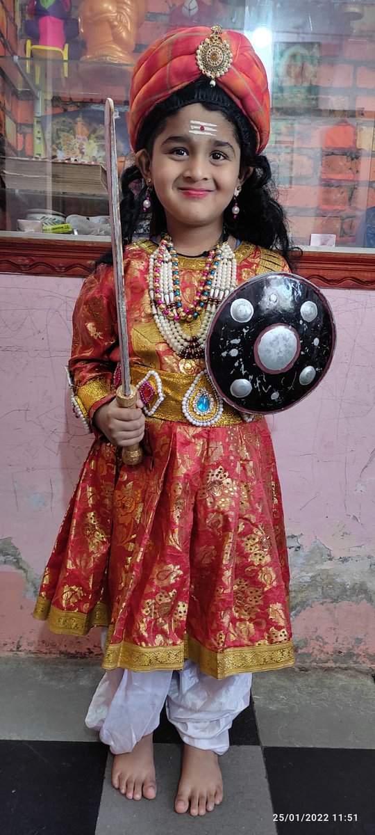 SgrMadhu's tweet photo. ಅಕ್ಕನ ಮಗ ಒಂದ್ ಸಣ್ಣನೆಯ ಪಾತ್ರ.... 
ಕ್ರಾಂತಿ ವೀರ ಸಂಗೊಳ್ಳಿ ರಾಯಣ್ಣನ ಪುಣ್ಯ ಸ್ಮರಣೆಯ  ಭಕ್ತಿ ಪೂರ್ವಕ ನಮನ 🙏 https://t.co/JHQTLeHS8C
