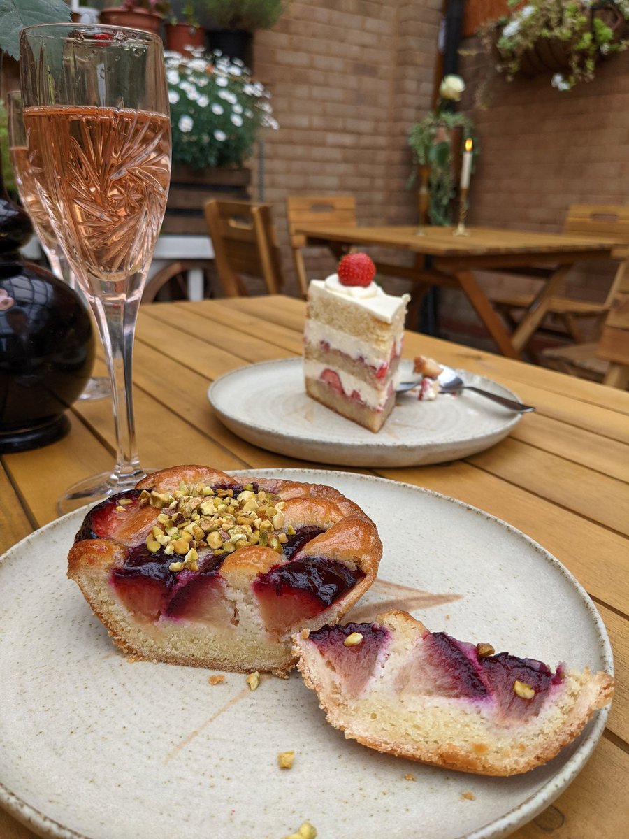 Prestige Patisserie tweet media