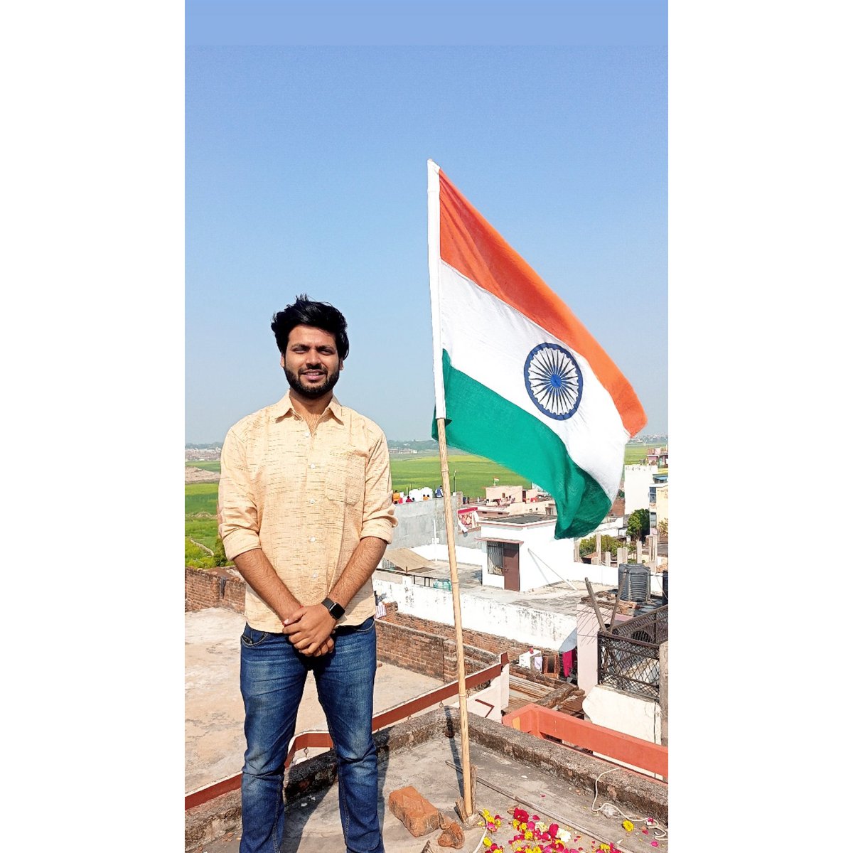 BhriguvanshiDev's tweet photo. तुम्हें भाती हैं ग़ज़लें,
और हम नारे लगाते हैं। 
तुम्हें कुछ ही पसन्द हैं, 
और हम सारे लगाते हैं। 

- Ayush Chaturvedi  

छात्र एकता ज़िन्दाबाद ! ❤️
#गणतंत्रदिवस https://t.co/owfdvCYAUh
