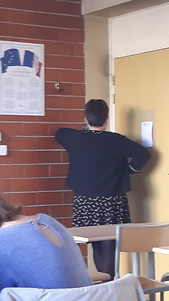 rosealgay's tweet photo. mes profs sont supers https://t.co/90wKG8x6jZ