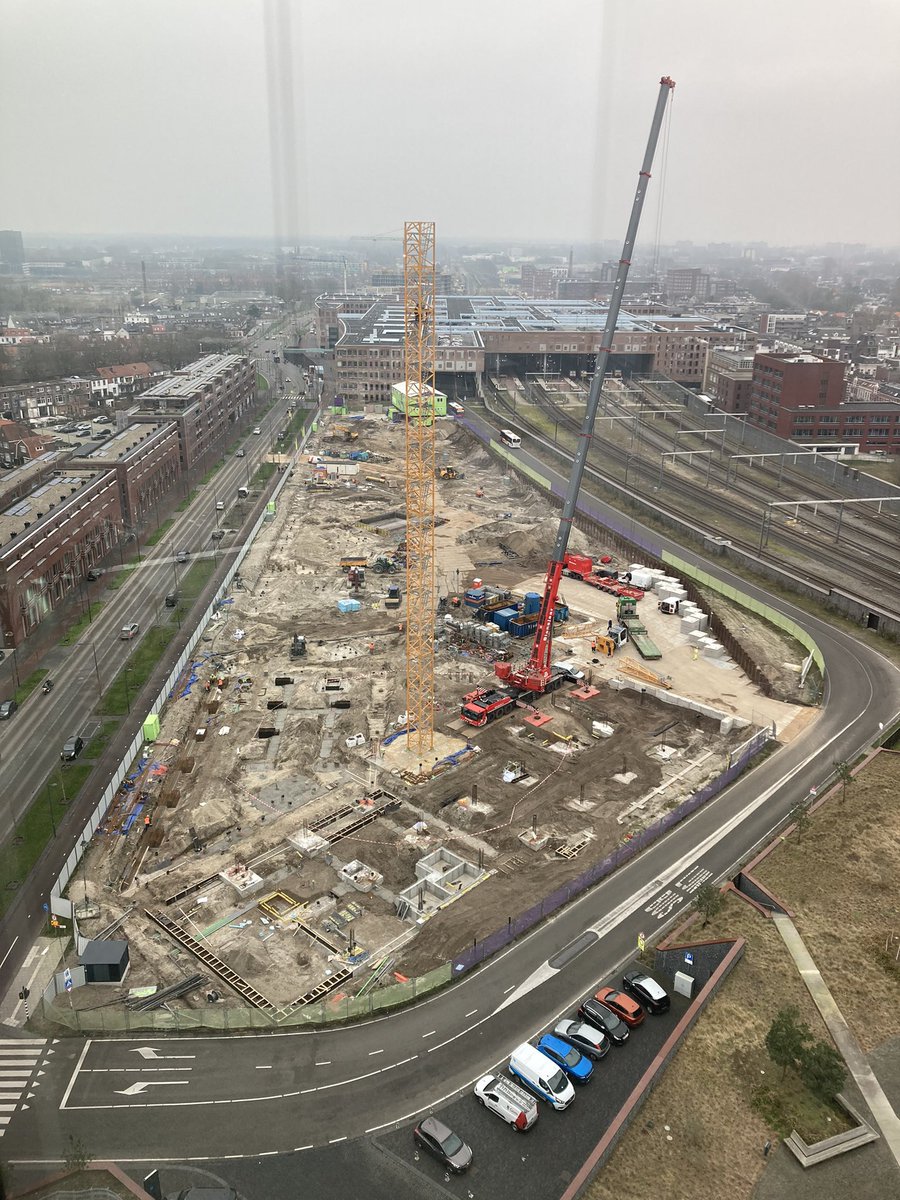 AngelaMartens1's tweet photo. Stadsontwikkeling #Breda tussen gerechtsgebouw en station. De vorderingen van de bouw van #5tracks https://t.co/SlIh13FaMX