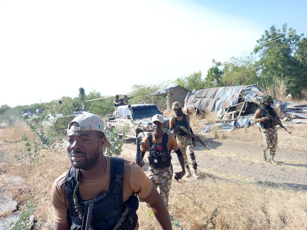 HQNigerianArmy's tweet photo. BREAKING: Gallant Troops of 401 Special Forces Brigade in conjunction with 19 Brigade Baga while on offensive clearance operations between Cross Kauwa &amp; Gudumbali in Borno State yesterday 25 Jan 2022 neutralised terrorists &amp; destroyed the purported ISWAP Caliphate. Details Later https://t.co/wKTzywseUW