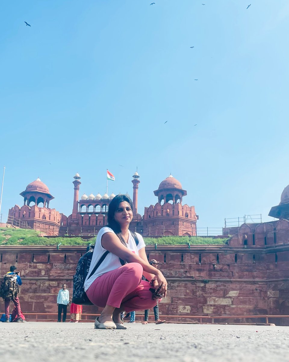 Swarnaaaaa's tweet photo. Wishing all my fellow Indians a very Happy 73rd Republic Day. Truly “of the people, for the people ,and by the people”. Jai Hind! 🇮🇳

#happyrepublicday https://t.co/JNWwweGeVF