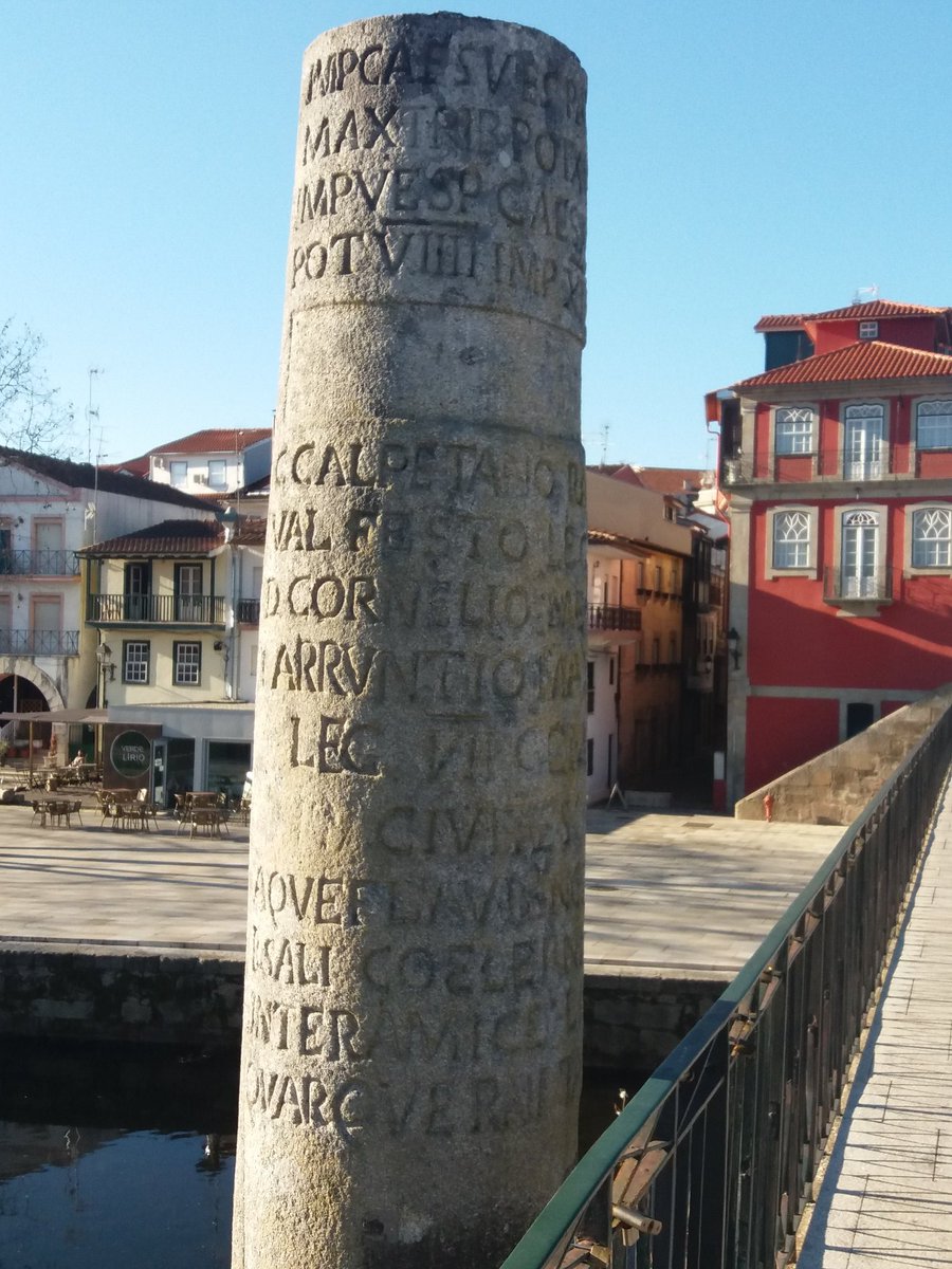 limiator's tweet photo. O #PadraodosPovos (79 d.C.) é unha columna honorífica que probablemente sexa un acto de agradecemento das 10 #civitates inscritas nela, pola concesión do #iuslatti a este grupo de povos #galaicos, dependentes de #AquaeFlaviae #Gallaecia #Chaves @fonte_joao @historiaGAL @Aquis3D https://t.co/rZkEv2eFuY
