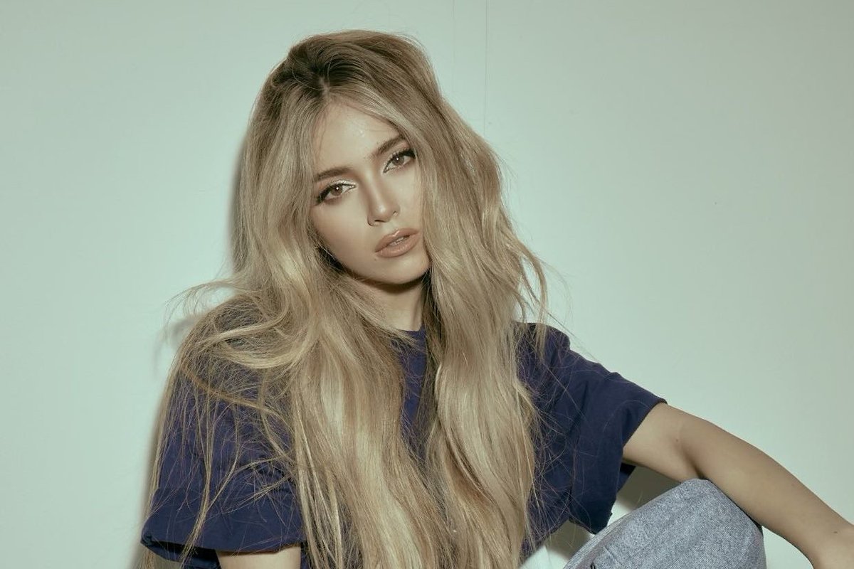 vinilo_negro's tweet photo. INFO CHART: @AnaMenaMusic sigue su escalada, Música Ligera es #19 en @SpotifySpain con 172.177 streams, #22 en Apple Music España, #9 en Amazon Music España y #11 en YouTube España, huele top 10 en el global esta semana https://t.co/7pHt1ZmIQJ