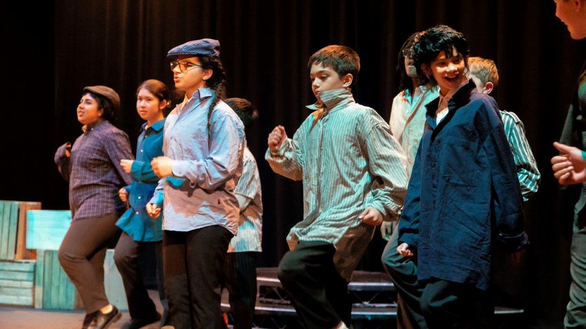 HammersmithAcad's tweet photo. Thank you to the live band and the set designers who created such a musical and colourful atmosphere! The closing number was 🎵You Give a Little Love🎶and they all certainly did that!  #stage #acting #singing #musicaltheatre 2/2 https://t.co/k5HYRep6Jm