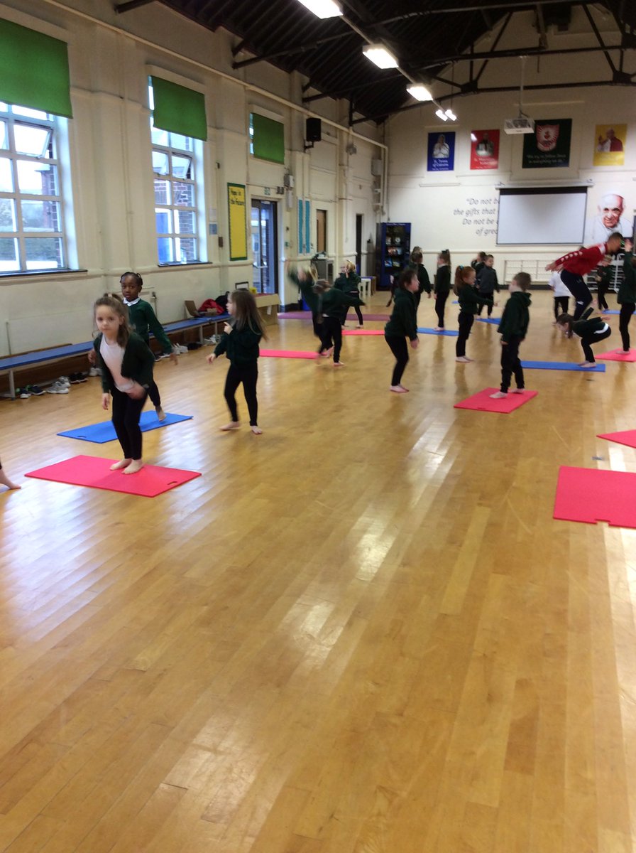 StMM_2021's tweet photo. Year 1 enjoyed learning and practising different jumps in their gymnastics lesson. They have begun to create different routines which include a jump, a roll and a shape. #PEstars #gymnastics https://t.co/SonHaTlDEe