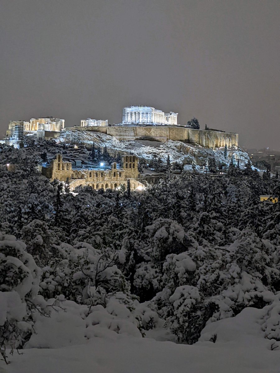 panmor2005's tweet photo. Και λιγο διαφορετικη ποζα η κυρια https://t.co/gMxx75Z1Ub