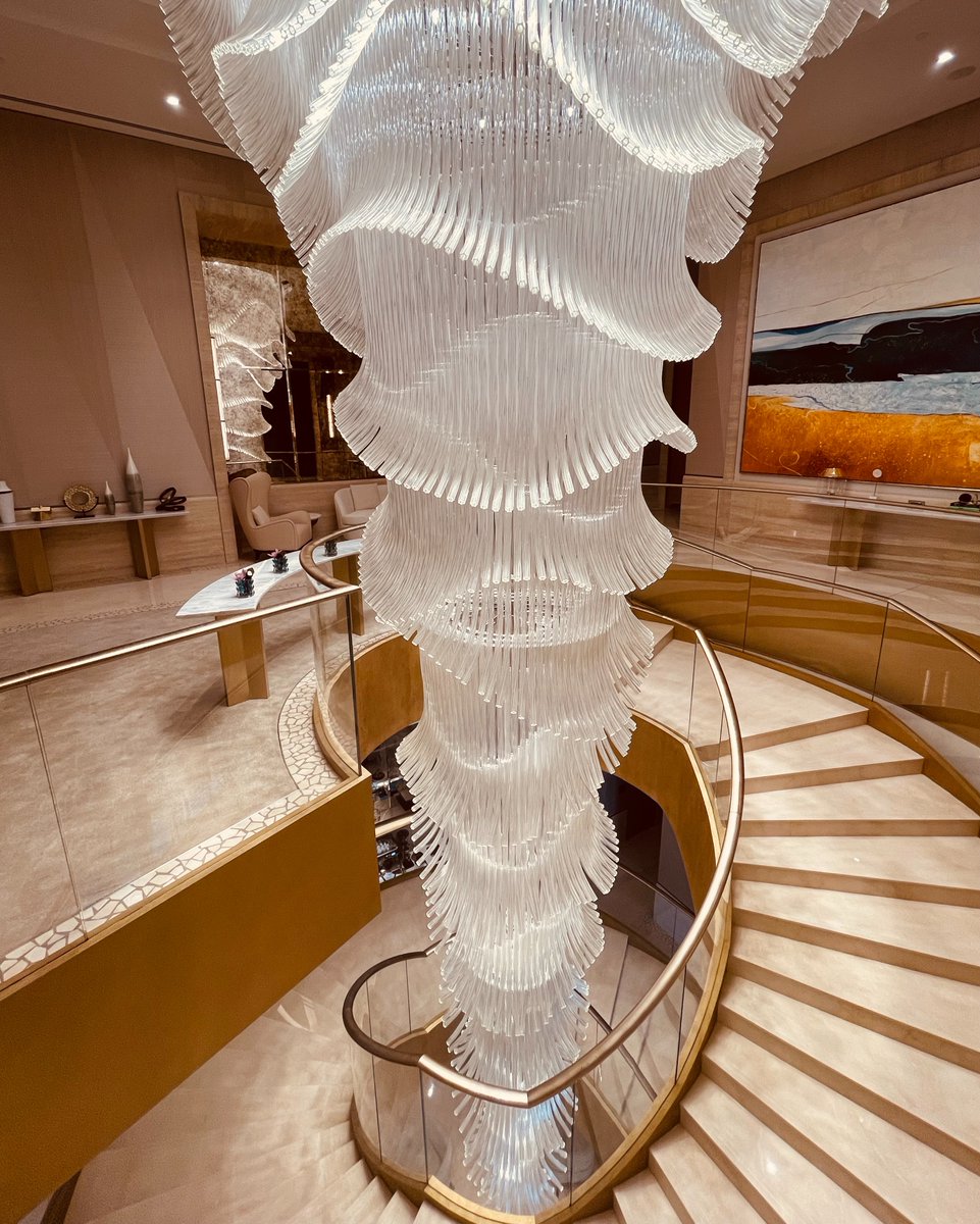 StRegisDXBPalm's tweet photo. Head up the elegant staircase as you explore our hotel, to find yourself in a maze of beauty and luxury. #LiveExquisite https://t.co/paeGMBiGKp
