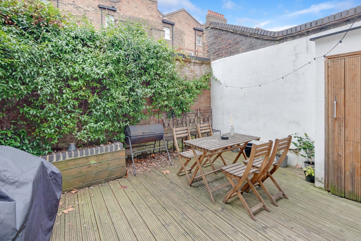 marcofugaccia's tweet photo. New Sales Instruction @hurfordsalvicar Grade II listed #freehold #house with garden in #clerkenwell see link for full details https://t.co/KxAn9s9a06 for more information contact marco.fugaccia@h-s-c.co.uk #property #home #RealEstate @OnTheMarketCom https://t.co/PvHGDxcC5d