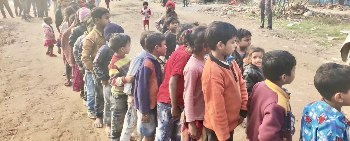 EMCT19's tweet photo. गणतंत्र दिवस पर अवसर पर छोटे छोटे बच्चों के साथ भारत का 73 वाँ #गणतंत्रदिवस  मनाया। नन्हे नन्हे बच्चों के मुख से भारत माता की जय के नारे से वातावरण देश भक्ति गूंज उठा। #RepublicDayIndia #RepublicDay #RepublicDay2022 @rashtrapatibhvn @CMOfficeUP @dmgbnagar @EMCT19 https://t.co/mPyxJRqgNb