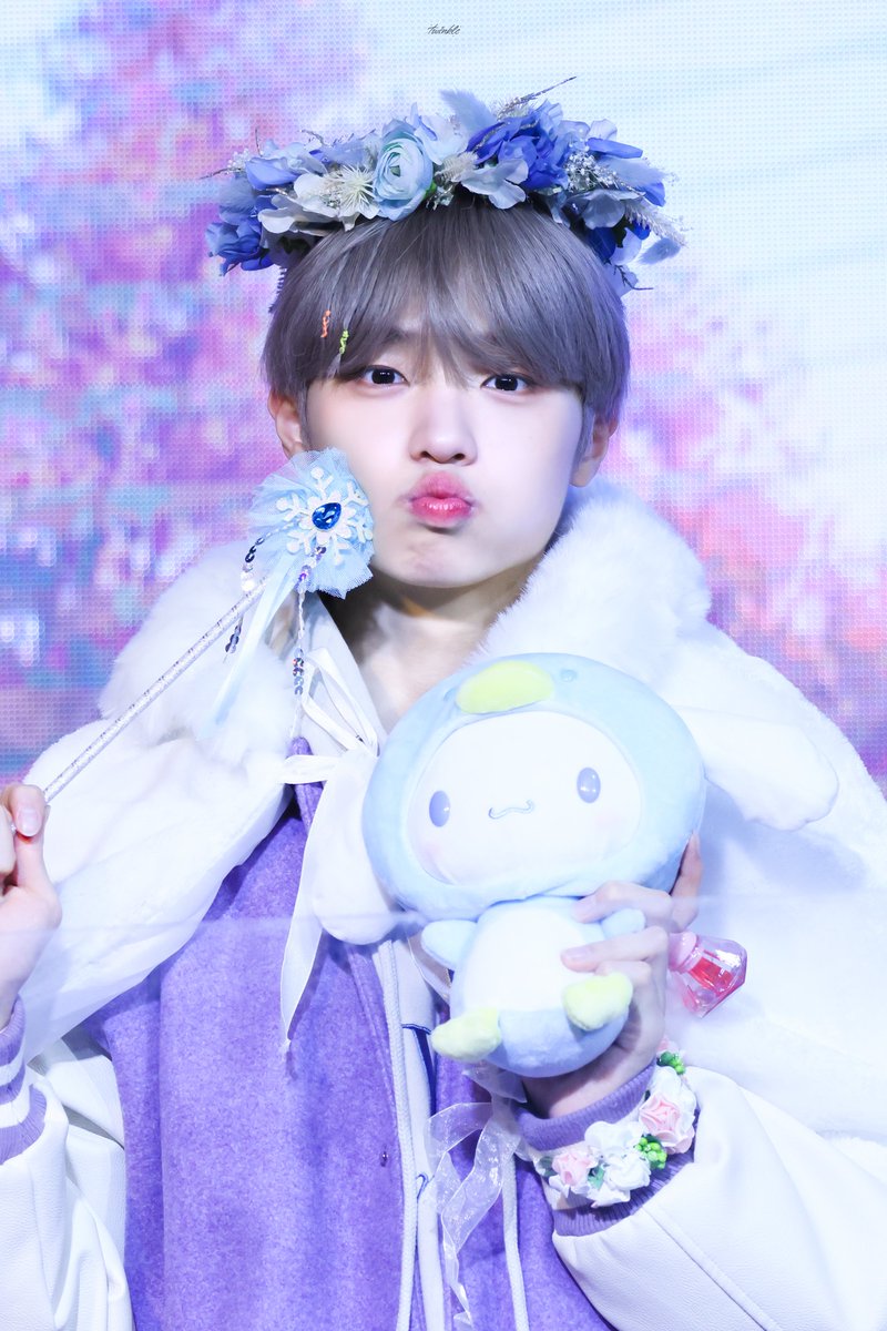 twinkle_020909's tweet photo. 220123 위드드라마 팬싸

겨울 요정님...❄️🧚🏻✨

#미래소년 #동표 #손동표 
#MIRAE #dongpyo
#경이롭다동표야 ✨ https://t.co/iQVDySnyPd