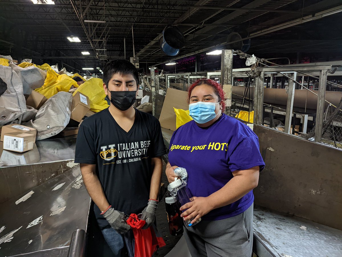 YoungbergCach's tweet photo. Sunrise Small Sort recognizing the east/west datas employees with some trinkets for working safely consistently.  Thank you all for your leadership! #SafetyStrong @CACHamysitterly @CachTomasik @CCastigs @UPSers https://t.co/kvD3FLAf7H