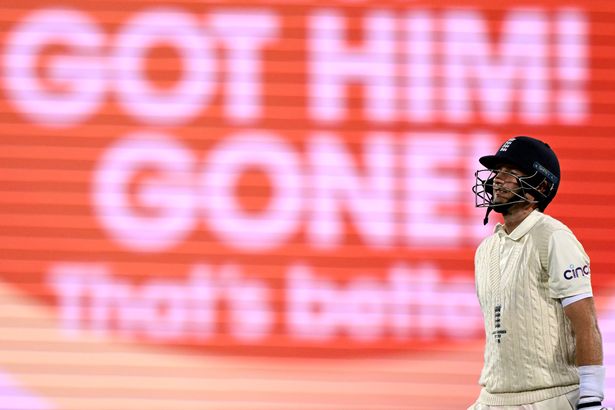 TwoHacksOnePro's tweet image. 🚨OH GO ON THEN🚨

Sam, Will &amp;amp; Vish come out of hibernation to analyse the fallout of England men's #Ashes shambles. From players, coaches, dressing room fallouts, booze &amp;amp; county cricket 

🍏apple.co/2TLLpKY
🎧spoti.fi/3ci3rPn
🎙SC bit.ly/3KOvqoz