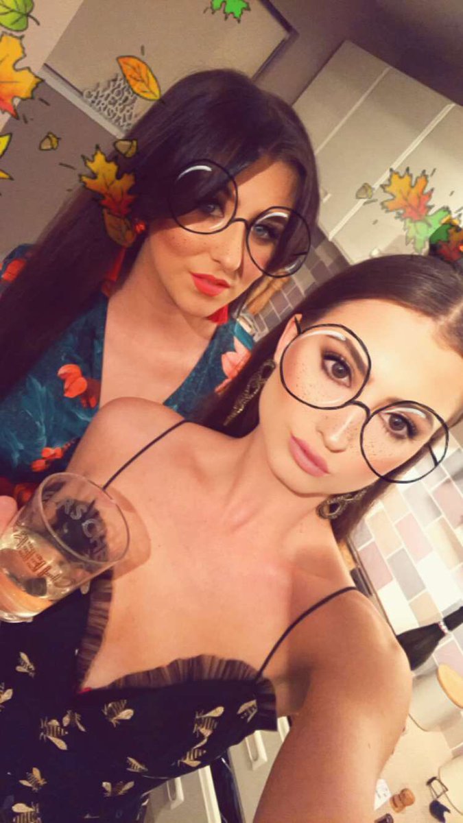 AmyLouiseLeaman's tweet photo. @ChloeLuckhurst happy birthday you old bag! 🥂 xxxx https://t.co/dsfNnAORmf