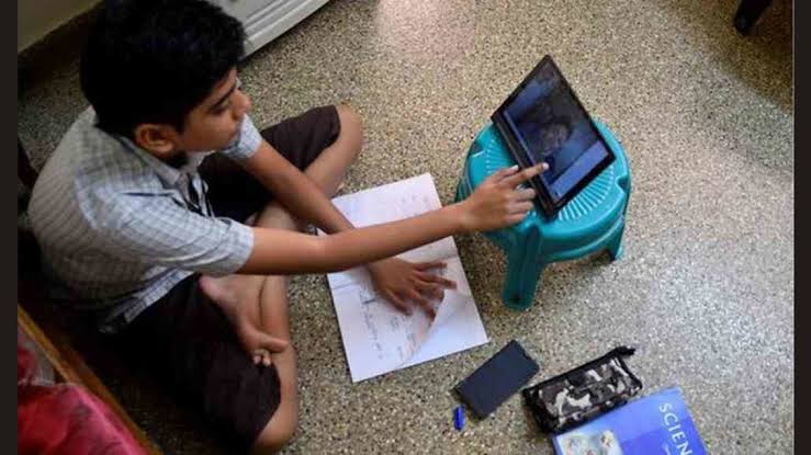 aidsoap's tweet photo. Provide free Data pack and mobile recharge for students!

#SayNoToMobileTariffHike
#SayNoToPrivatisation
#AIDSO_AIDYO
@TRAI @DoT_India https://t.co/D5mH2Ek238