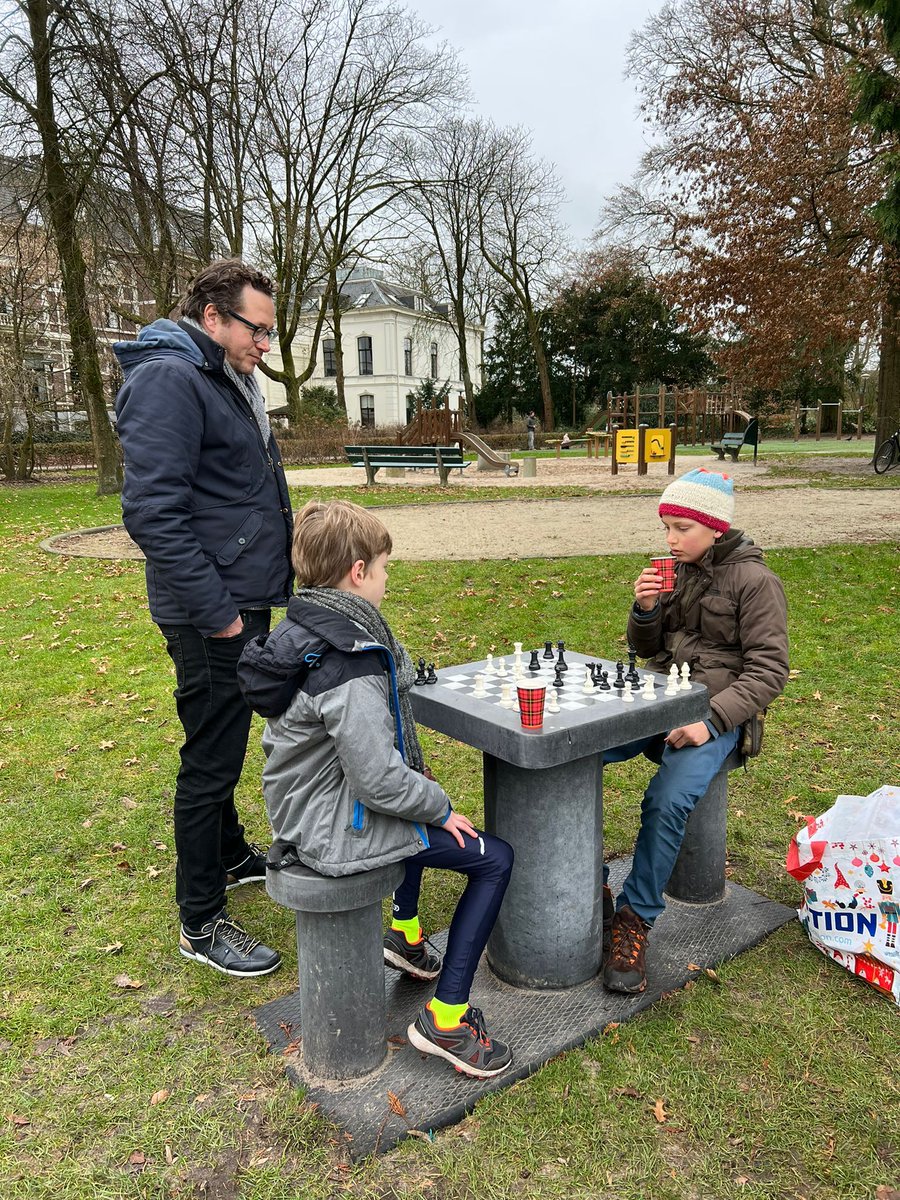 BaarnseSV's tweet photo. Ook zaterdag 29 januari gaan we weer (vanaf 11 uur) in de Pekingtuin schaken. Kom jij ook? 

Meer informatie:
https://t.co/Sw4sbxXsid
#schaken #baarn 
@JongerenwerkB @Krista_Peeters @BCBaarn https://t.co/cclyAInVxU