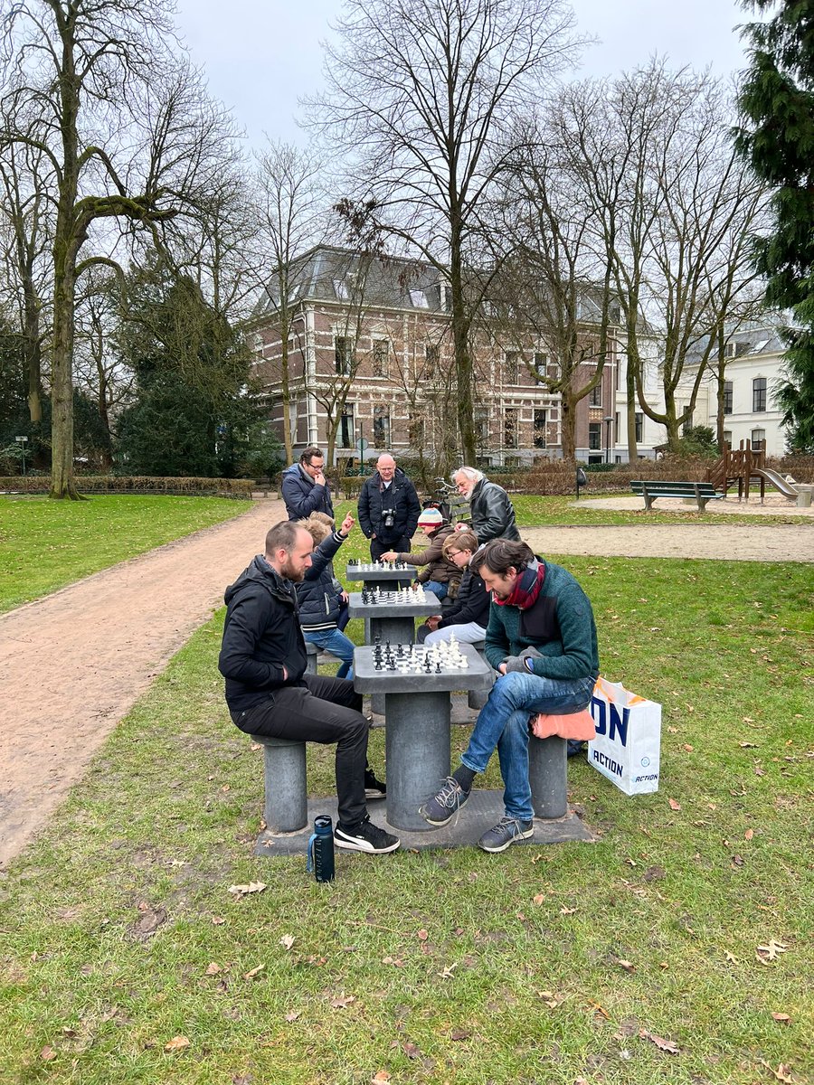BaarnseSV's tweet photo. Ook zaterdag 29 januari gaan we weer (vanaf 11 uur) in de Pekingtuin schaken. Kom jij ook? 

Meer informatie:
https://t.co/Sw4sbxXsid
#schaken #baarn 
@JongerenwerkB @Krista_Peeters @BCBaarn https://t.co/cclyAInVxU