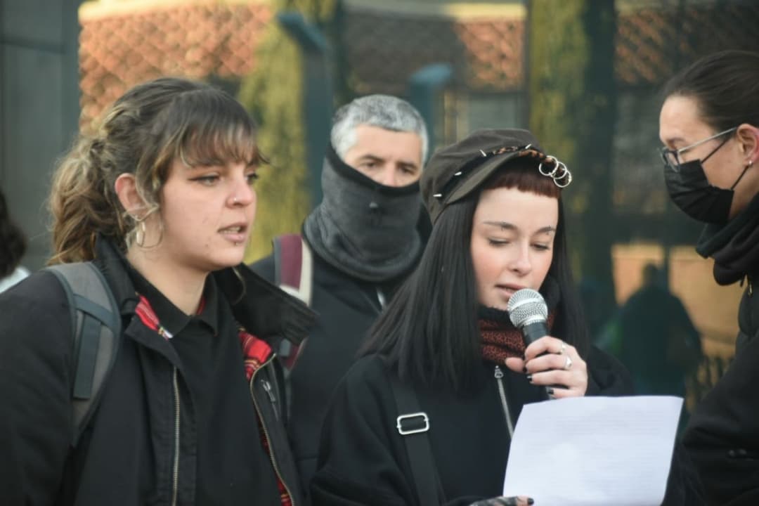 El judici d'en Robert ha estat suspès a causa de la vaga de lletrats. La nova data del judici és el proper 1 DE JUNY 2022 a l'audiència provincial de Girona.

Des del grup de suport d'en Robert agraïm totes les mostres de suport rebudes. Ens veiem als carrers!✊