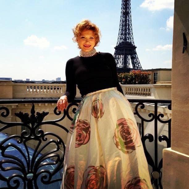 eegretier's tweet photo. Je viens d’apprendre la disparition de Marie-Ange Horlaville ! Quelle triste nouvelle !! Une femme pétillante drôle amoureuse de la mode de l’élégance et de l’art de vivre en général Curieuse elle soutenait les nouveaux créateurs #RIP #NecPlusUltra @NPU_Media https://t.co/Q5VEWqgGQ0