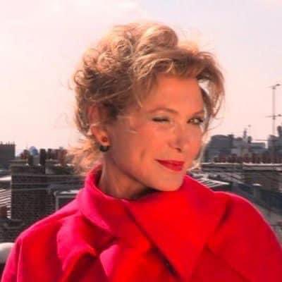 eegretier's tweet photo. Je viens d’apprendre la disparition de Marie-Ange Horlaville ! Quelle triste nouvelle !! Une femme pétillante drôle amoureuse de la mode de l’élégance et de l’art de vivre en général Curieuse elle soutenait les nouveaux créateurs #RIP #NecPlusUltra @NPU_Media https://t.co/Q5VEWqgGQ0