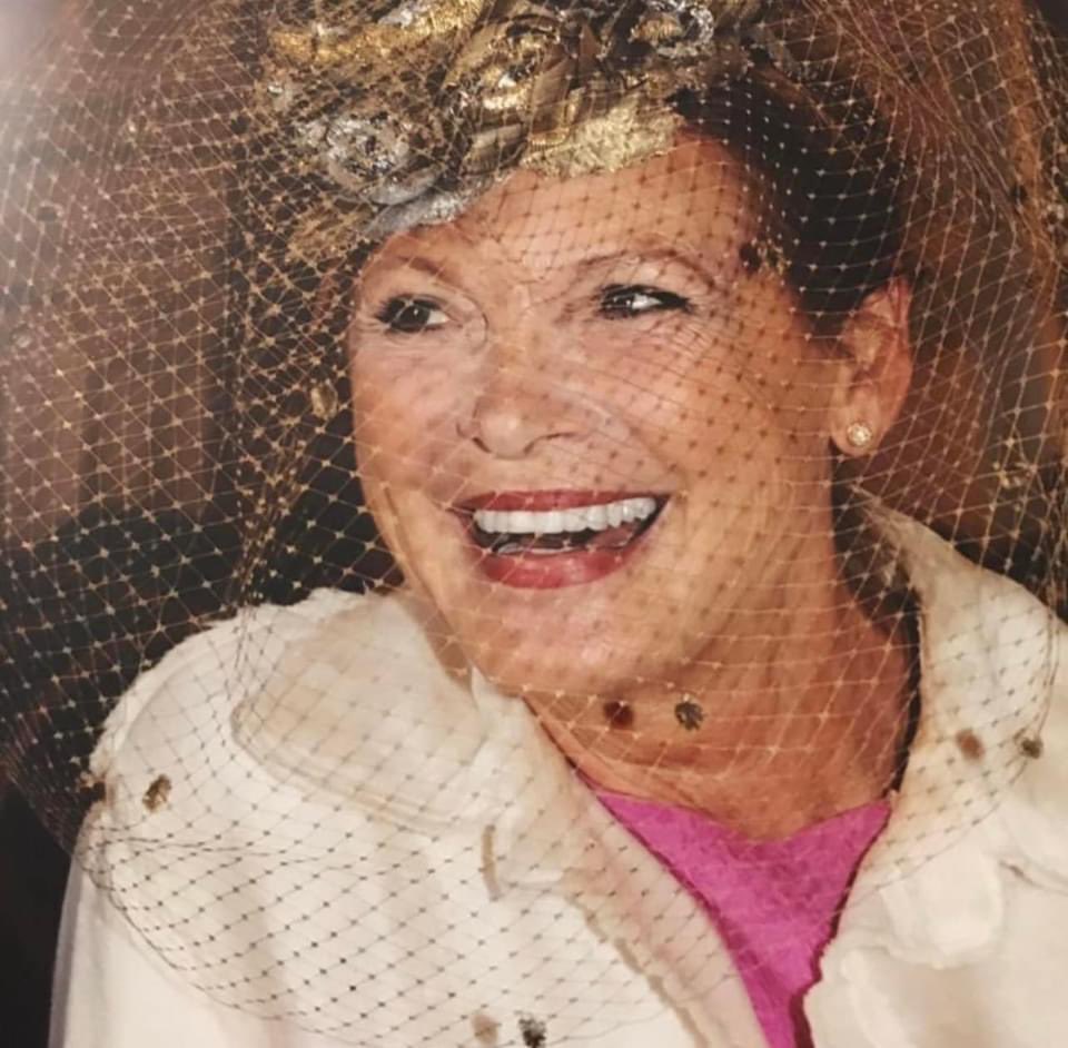 eegretier's tweet photo. Je viens d’apprendre la disparition de Marie-Ange Horlaville ! Quelle triste nouvelle !! Une femme pétillante drôle amoureuse de la mode de l’élégance et de l’art de vivre en général Curieuse elle soutenait les nouveaux créateurs #RIP #NecPlusUltra @NPU_Media https://t.co/Q5VEWqgGQ0