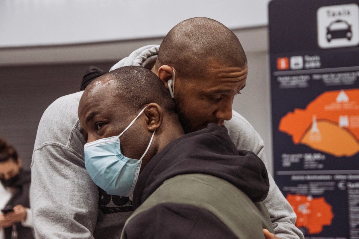 ciryl_gane's tweet photo. Merci à tous pour votre incroyable soutien, et pour votre accueil à mon retour en France. 🙏🇫🇷

Petite pause et on repart au charbon comme jamais avec @fernandlopez 😤 https://t.co/lVPLUhJ8dW
