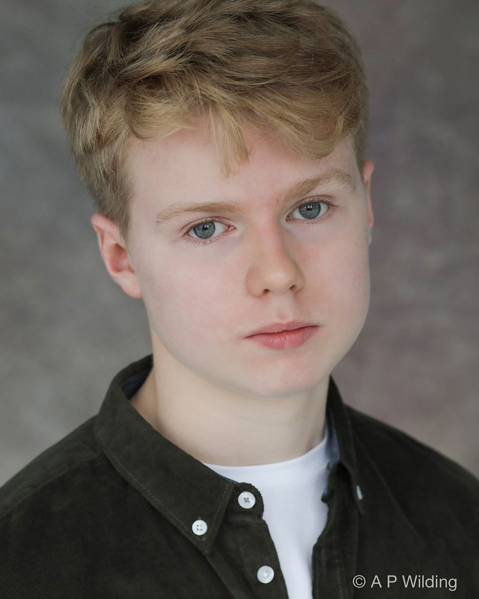 jane3warren's tweet photo. New year, new headshots for Felix. Huge thank-you to the incomparable @apwildingphoto for such a great range of fabulous images....from boy-next-door to psycho teen and everything in between! #teenactor #only1moreyearinlicence https://t.co/baULESnUr4
