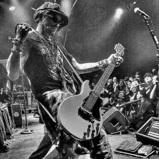 NegansSparrow's tweet photo. Ima try to be more active on here… the irl is absolutely kicking my ass but I miss interacting with y’all and so I’m really gonna try… 
So maybe come say hey 👋🏻🥺 and enjoy Johnny looking like a fucking snack 🔥🔥 #JohnnyDepp https://t.co/1tf6AXZDfs