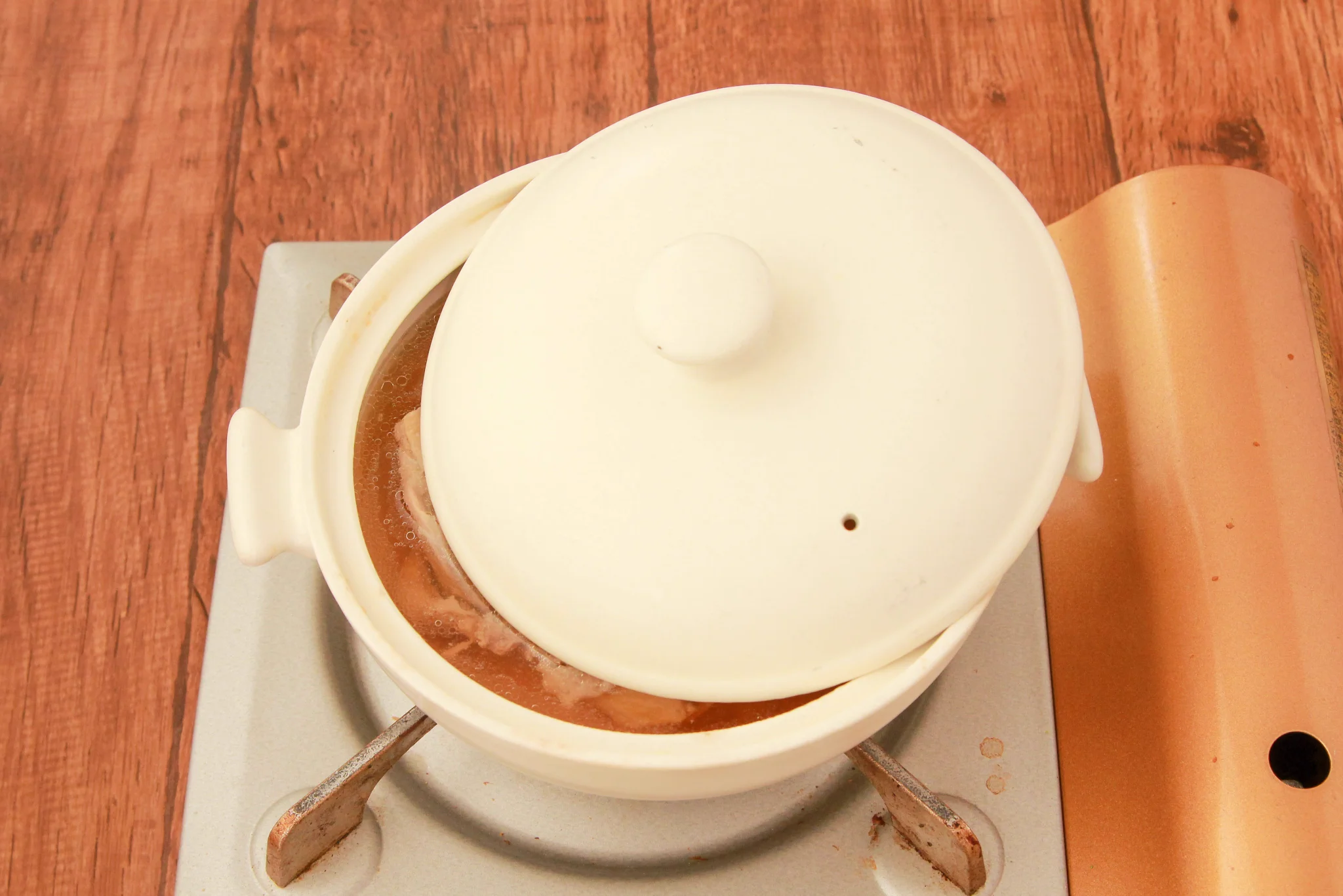 まだまだ寒い、今の時期にもぴったりそう！味噌&ポン酢の合わせダレが美味しそうな「鍋」レシピ！