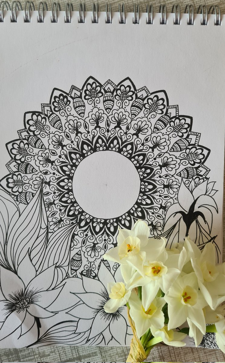 Varesh_T's tweet photo. My last night sketch...
#mandala #mandaladrawing #self_expression #mandalaartist #mandalasketch #ArtistOnTwitter #art_therapy #artwork https://t.co/recWscnGQD