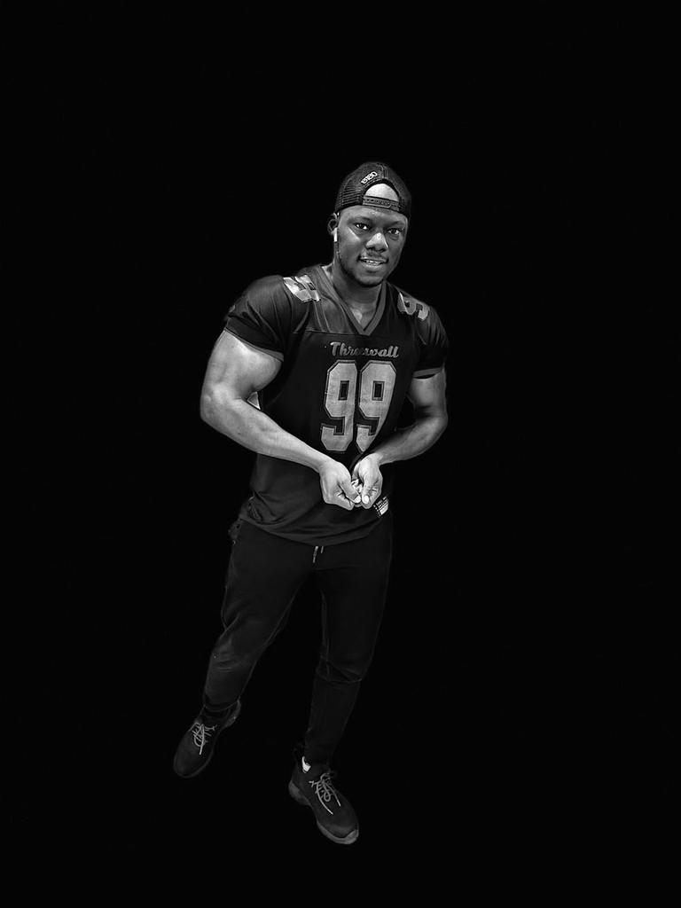 iampoa_'s tweet image. "Take a Shot I will strike a pose for the Photo"
M.anifest #NeverFeels #Manilyrics #Manifan #gymAddict #MTTUtheAlbum still fresh and streaming on all platforms. Spotify link below  open.spotify.com/album/4q2dTArx…