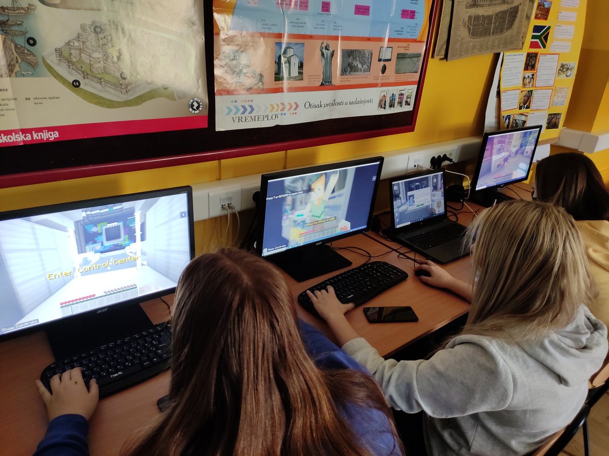 teahorvatic's tweet photo. We have started the hour of code #timecraft #Minecraft @CodeWeekEU @abfromz https://t.co/VT7gGjRWr1