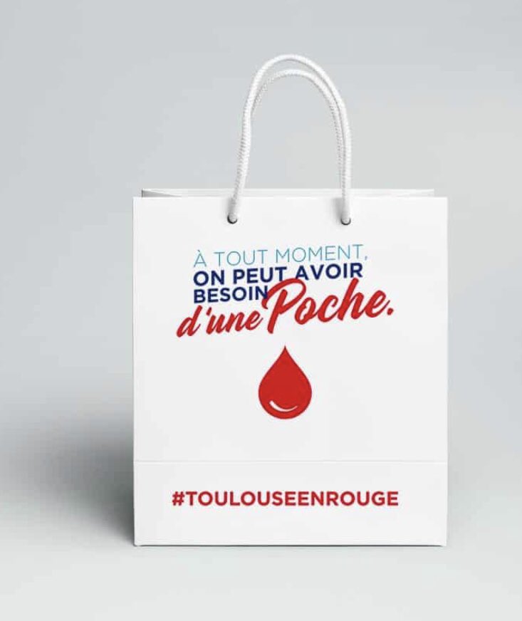 EloBlou's tweet photo. Une belle com de @LaSolutionBuzz pour la maison #efs de #Toulouse centre ville. 👏🏻🩸
🙏🏻 Com’on sur Facebook pour le partage !
#toulousenrouge #dondusang #communication360 https://t.co/E2qr8VWxHD