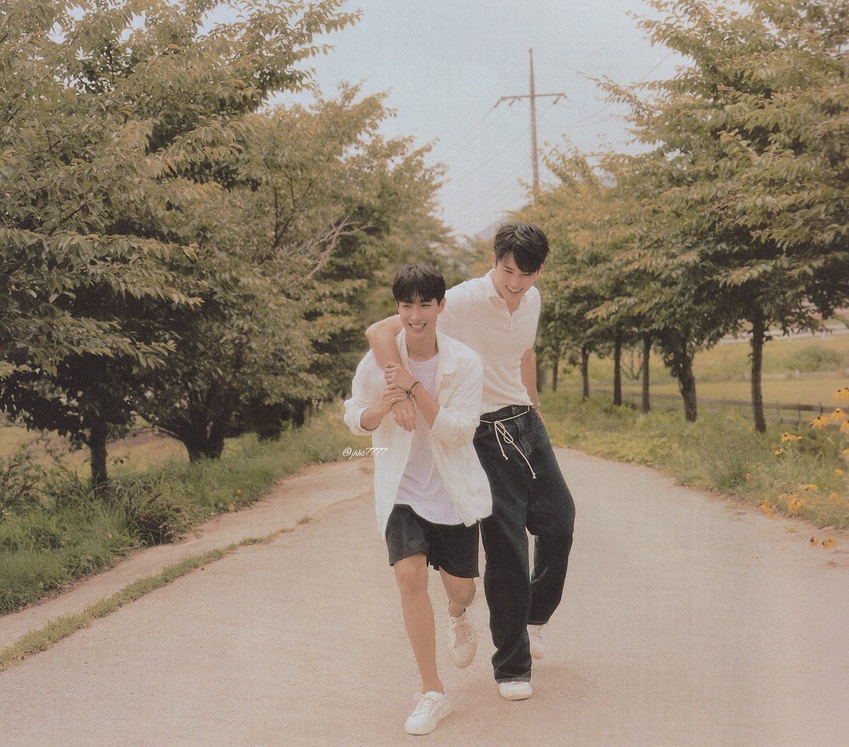 thinkindokyeom's tweet photo. they're precious 🥺 https://t.co/L4w5up1wOE
