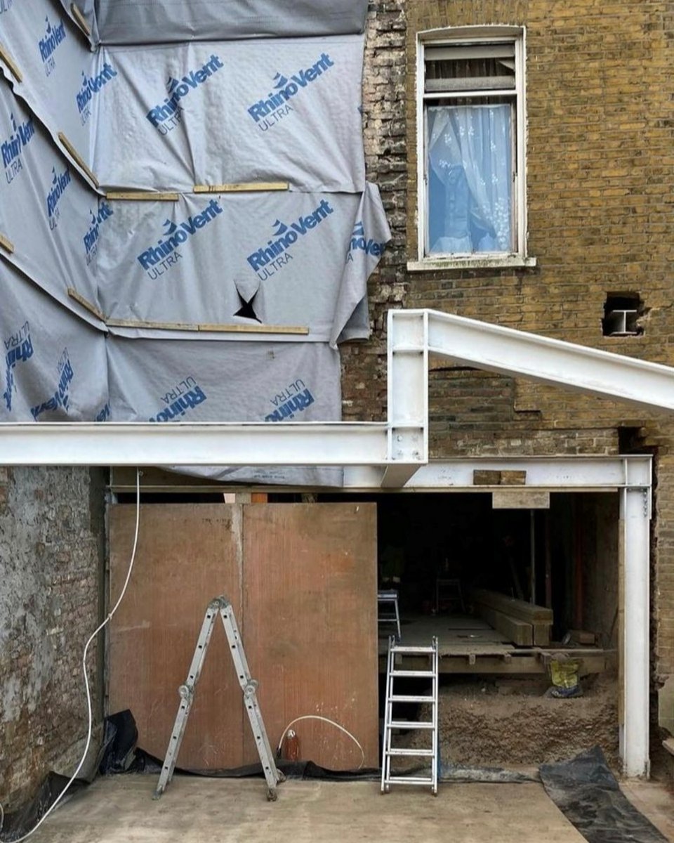 BlueEngineering's tweet image. Repost from @ashleyhinchcliffestudio!  A structure in progress, designed by our engineers at Blue! 👀

#StructuralEngineering #StructuralEngineer #BlueEngineering #SiteVisit #HomeImprovement #HomeRefurbishment #Structure #Building #Construction