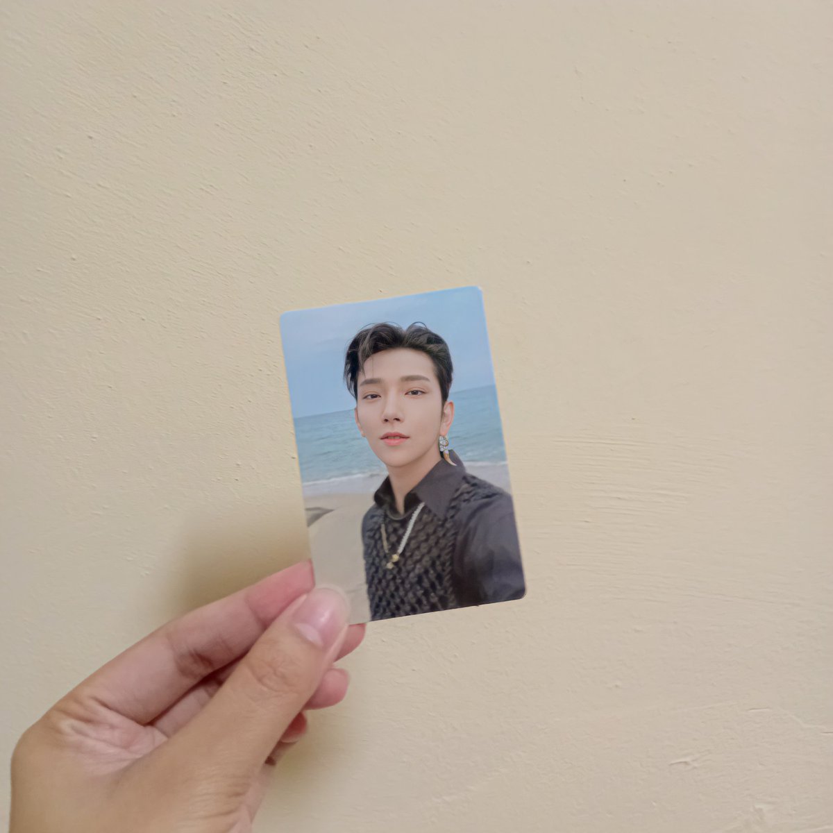 hannie_lvre's tweet photo. 𓄼 ꒰ #elaiza_mails ꒱ .ᐟ
happy mail ☻

—⋆ My Joshua OP2 #1 has finally arrived! I'm so happy right now! It's my first ever photo card since I became a kpop fangirl way back in 2017. It came without dents or anything. 🤍

🛒 @dadeuthannie
𓄳 #woniecarteufeedbacks

★★★★★ https://t.co/MP3VlsB25X