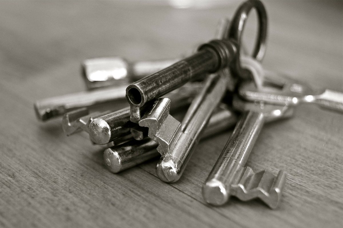 SecureLocksmit1's tweet image. Has one of your house keys gone missing? Don't wait too long before getting in touch with us! If you don't know where one or more of your keys are, having a locksmith fit new locks will provide instant peace of mind that your home is secure. #lostkeys #locksmiths #lockfitting