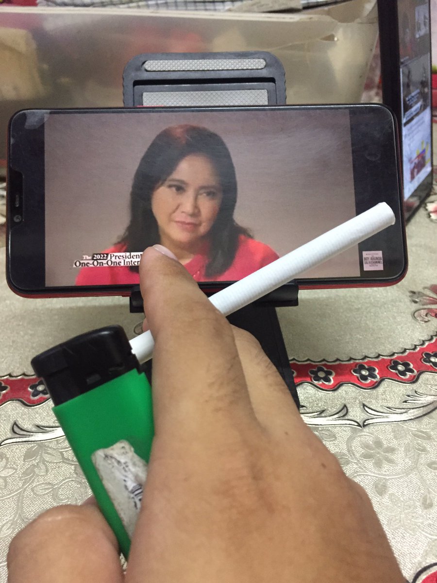goldfishgoldd's tweet photo. Napapayosi ako sa sagot mo sa conflict natin sa China. @lenirobredo #GoBBM #SaveTitoBoy https://t.co/1BfIOC1hf1