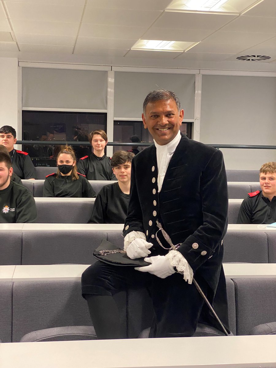 Great to meet @npnewcastle Police Cadets at @NCLCollege. They were very keen to learn about the High Sheriff role especially the Sword! Thank you PCSO Paul Mood for the invitation to speak to them. We are proud of them @northumbriapol @HighSheriffs