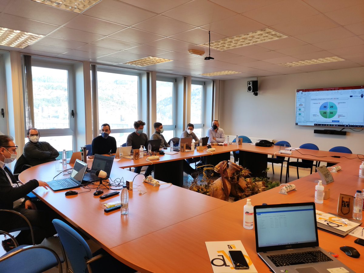 elektronikadb's tweet photo. #robot3dp #ErasmusPlus #KA2 proiektuaren azken nazioarteko bilera ari gara ospatzen gaur CIFP DonBosco LHIIn. Beti bezala plazer bat proiektu honetako partaideekin berriz elkartzea. https://t.co/0aIGwXssCu
