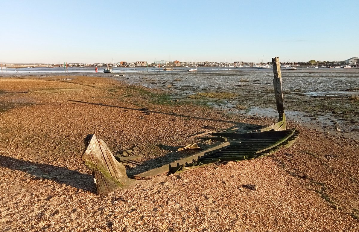 portsmouthnews's tweet photo. Lovely place for a walk and some fresh air. You will also see the Milton Locks boat wreck along the way, taken here by Robert Pragnell from Farlington.
I wonder what stories this wreck could tell on the shore at Milton
#miltonlocks #boatwreck #portsmouth #walk https://t.co/mkmVXT3WPu