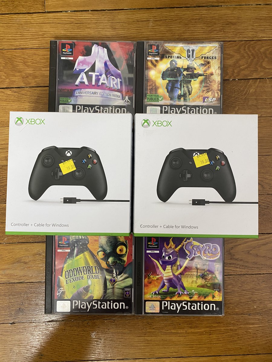 conkerax's tweet photo. 🎁 #Concours 🎁 spécial Soldes d'hiver 2022 (avec ajouts de jeux PS1) pour 3 gagnants! 

Pour participer :
- RT
- Follow @conkerax 
- ��️

Si vous suivez en plus le Insta ou Tik Tok = + de chance de gagner mettez bien vos pseudos en com et "je participe"! 👏

☄️TAS : 05/02 😉💙 https://t.co/Bv6J9x39Ni